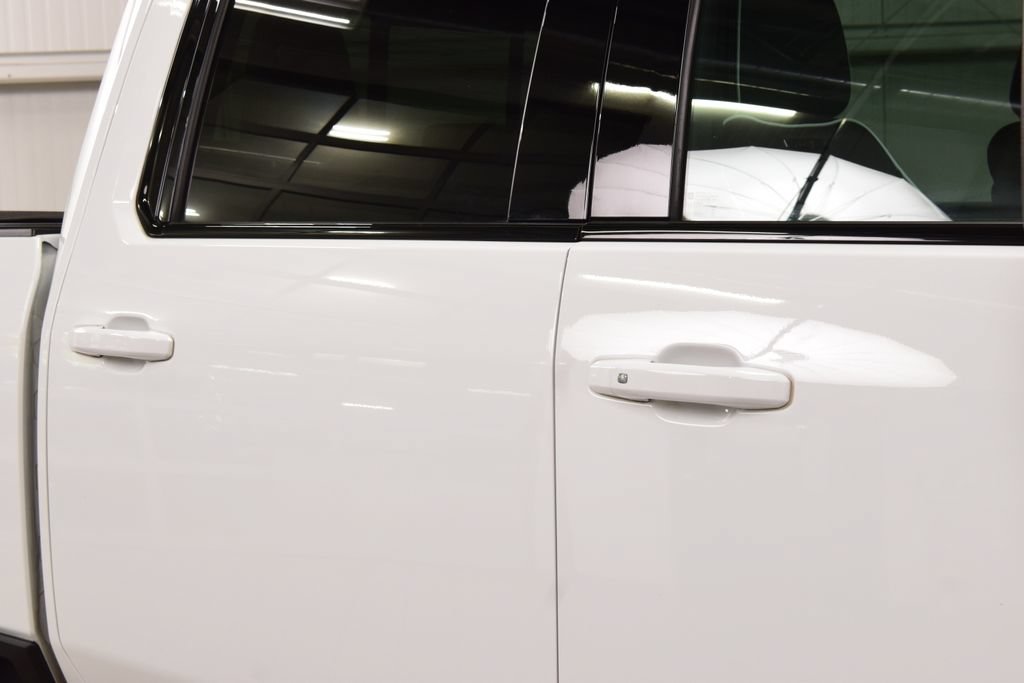 Used 2025 GMC Sierra 2500 AT4X AWD/4WD image 22