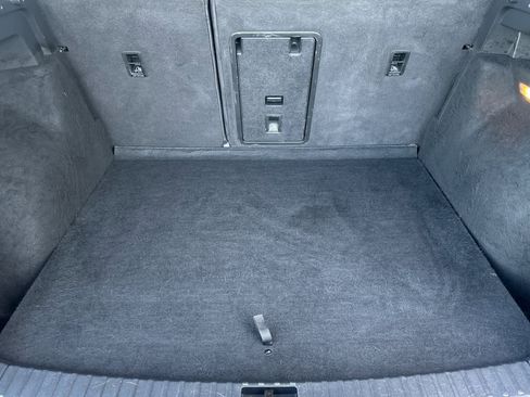 Used 2022 Volkswagen Taos SEL image 16