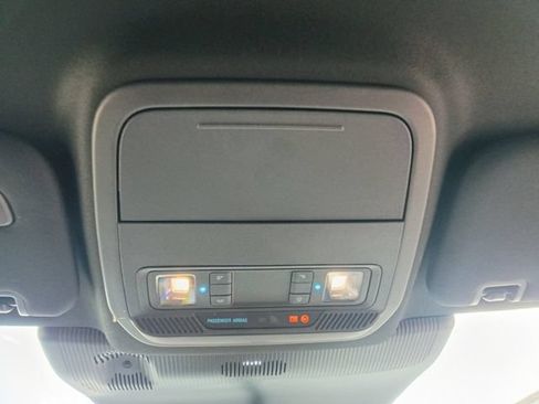 Used 2025 Ford Explorer ST-Line w/ ST-Line Street Pack AWD/4WD image 7