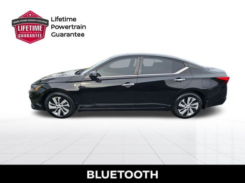 Used 2022 Nissan Altima 2.5 S image 2