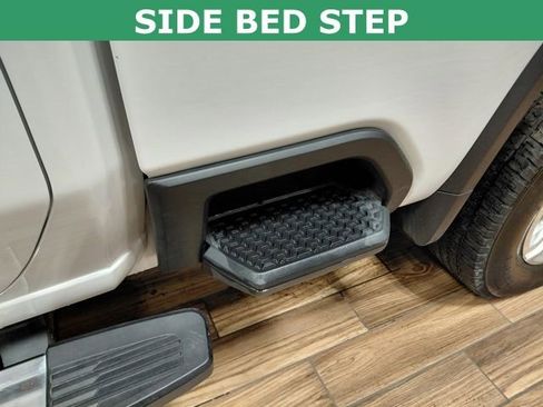 Used 2025 Chevrolet Silverado 2500 LT w/ Convenience Package image 11