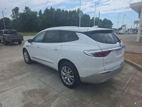 Used 2023 Buick Enclave Essence w/ Experience Buick Package FWD image 3