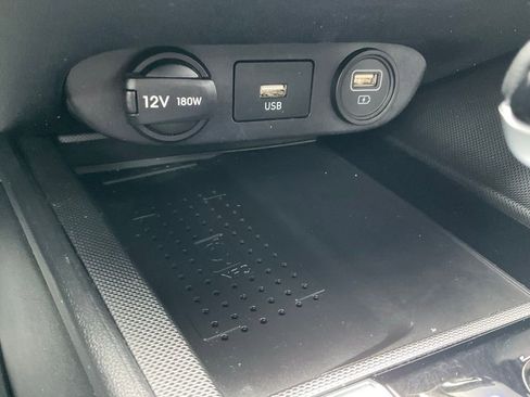 Used 2023 Hyundai Elantra Limited image 13