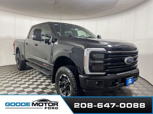 Used 2025 Ford F350 Platinum w/ Tremor Off-Road Package AWD/4WD image 2
