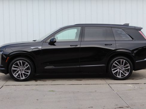 New 2026 Cadillac Vistiq Sport image 11