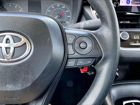Used 2024 Toyota Corolla LE FWD image 25
