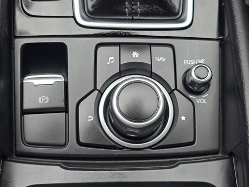 Used 2018 MAZDA MAZDA3 Sport w/ Preferred Equipment Package FWD image 37