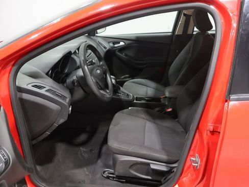 Used 2016 Ford Focus SE FWD image 10