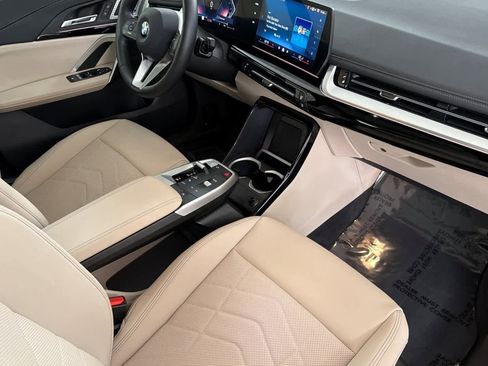 Used 2025 BMW X1 xDrive28i w/ Premium Package image 16