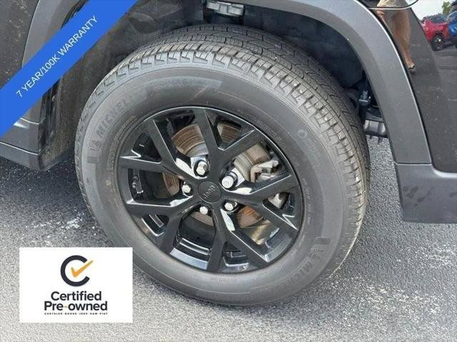 Certified 2024 Jeep Grand Cherokee Altitude AWD/4WD image 7