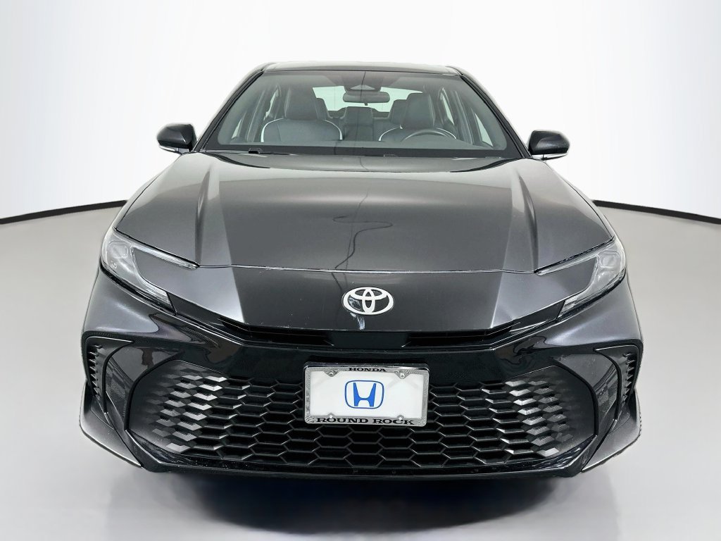Used 2025 Toyota Camry SE FWD image 2