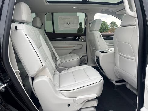 New 2026 Buick Enclave Avenir w/ Super Cruise Package AWD/4WD image 11