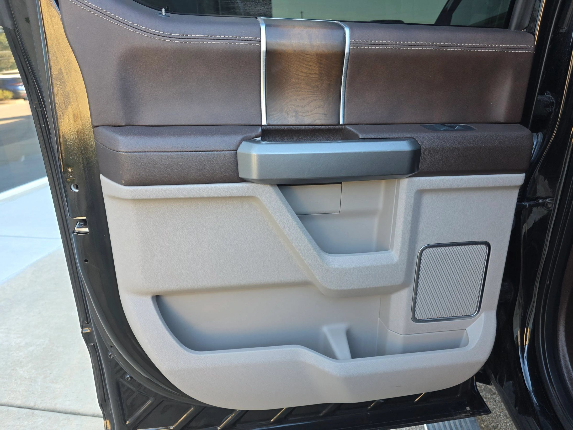 Used 2019 Ford F150 Limited w/ Trailer Tow Package AWD/4WD image 10