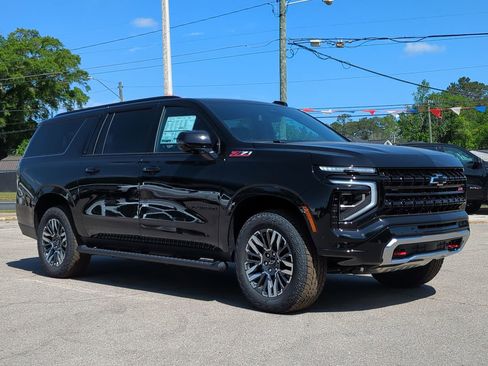 New 2026 Chevrolet Suburban Z71 w/ Comfort Package AWD/4WD image 2