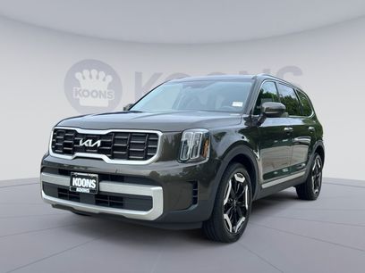 Used 2024 Kia Telluride S w/ S Sunroof Package