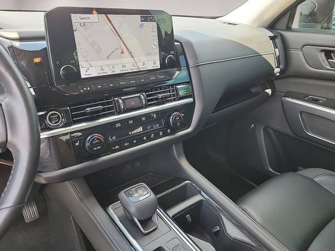 Used 2023 Nissan Pathfinder SL FWD image 20