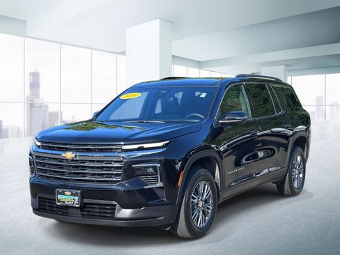 Used 2024 Chevrolet Traverse LT AWD/4WD image 1