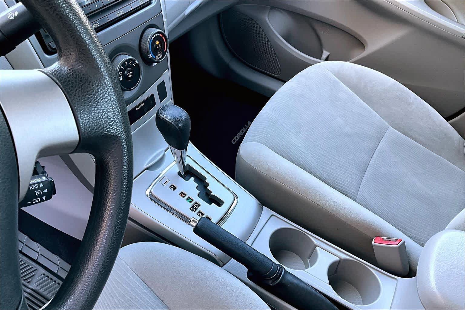Used 2012 Toyota Corolla LE FWD image 17