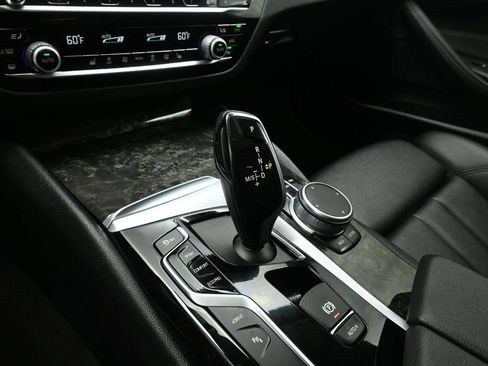 Used 2019 BMW 530e w/ Convenience Package RWD image 15