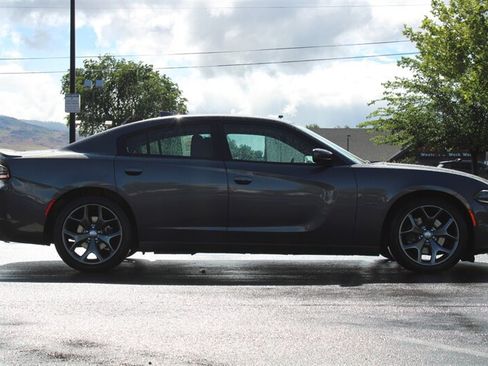 Used 2016 Dodge Charger R/T RWD image 10