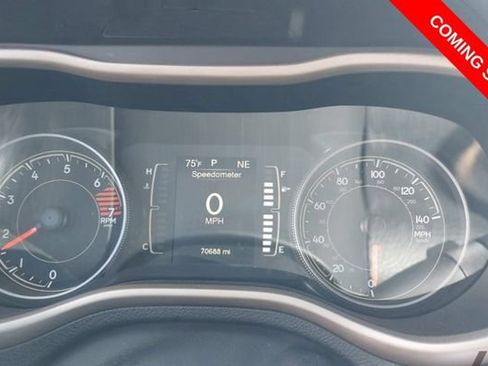 Used 2018 Jeep Cherokee Latitude w/ Safety Group AWD/4WD image 6
