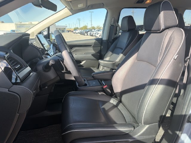 Used 2025 Honda Odyssey Touring image 9