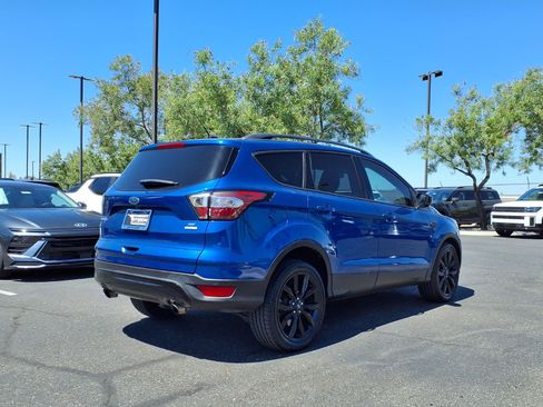 Used 2018 Ford Escape SE w/ SE Sport Appearance Package FWD image 6