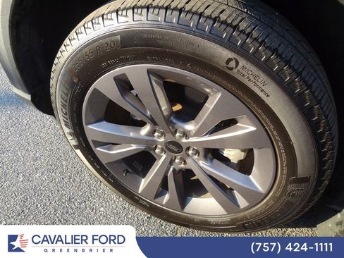 Used 2023 Ford Explorer XLT w/ Equipment Group 202A AWD/4WD image 12