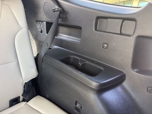 Used 2022 Kia Telluride EX w/ EX Premium Package image 30