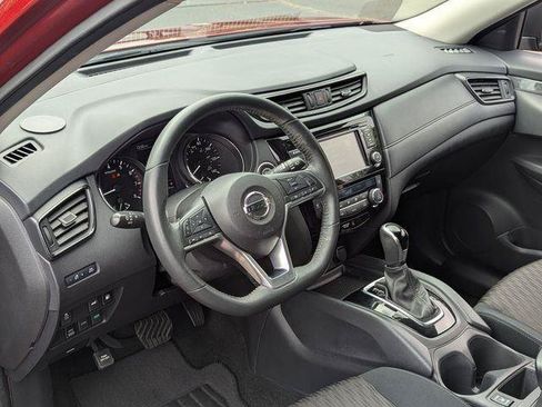 Used 2018 Nissan Rogue SV AWD/4WD image 12