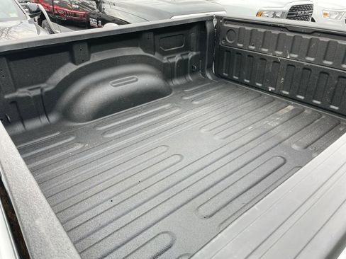 Used 2022 RAM 1500 Big Horn AWD/4WD image 38