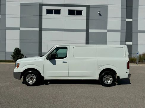 Used 2015 Nissan NV 2500 SL image 8