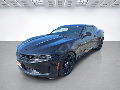 Used 2019 Chevrolet Camaro LT w/ RS Package RWD image 8