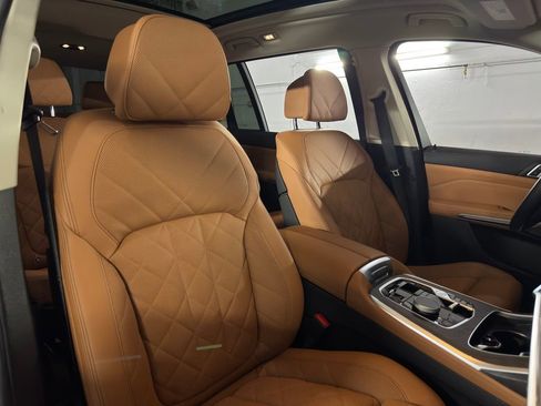 Used 2024 BMW X7 xDrive40i w/ Premium Package image 58