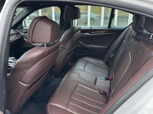 Used 2022 BMW 530i w/ Executive Package image 9