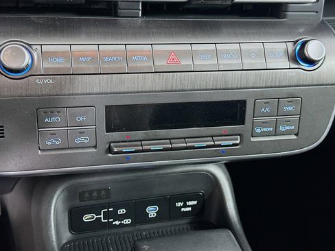 Used 2025 Hyundai Kona SEL image 23