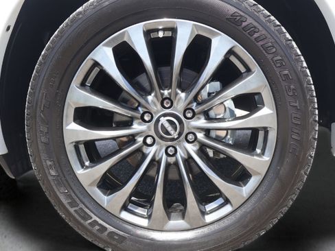 Used 2024 Nissan Armada Platinum w/ Captain's Chairs Package RWD image 9