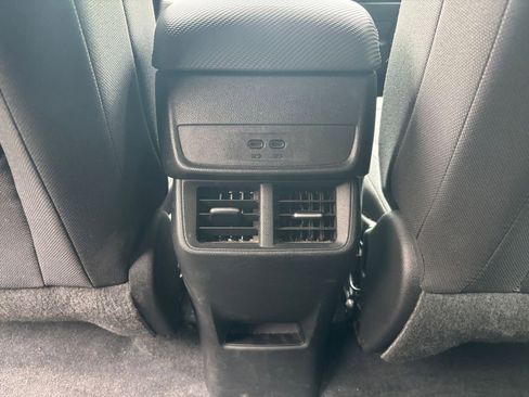 Used 2025 Chevrolet Equinox LT FWD image 23