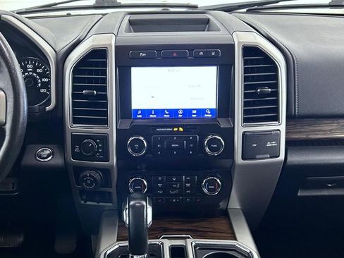 Used 2020 Ford F150 Lariat image 12