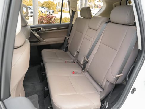 Used 2020 Lexus GX 460 Premium w/ Premium Package AWD/4WD image 19