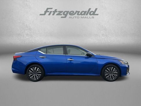 Used 2025 Nissan Altima 2.5 SV image 4