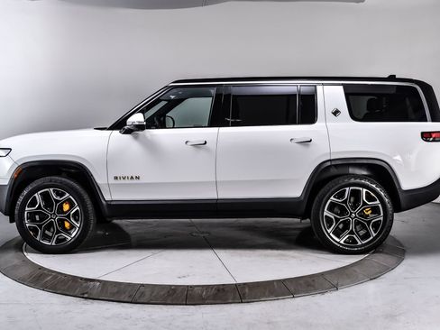 Used 2024 Rivian R1S Adventure AWD/4WD image 3