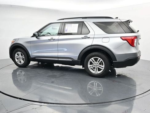 Used 2024 Ford Explorer XLT w/ Equipment Group 202A AWD/4WD image 6