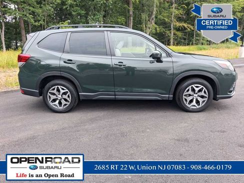 Used 2024 Subaru Forester Premium AWD/4WD image 2