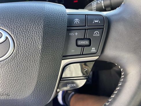 Used 2025 Toyota Camry SE w/ Convenience Package FWD image 35