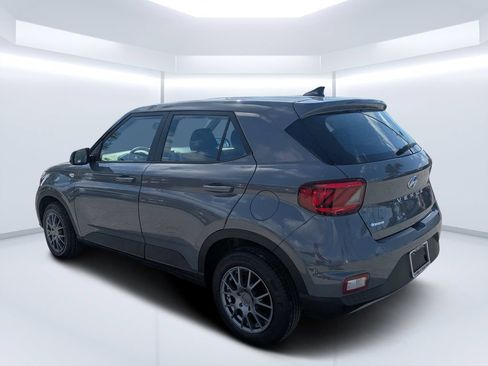 Used 2020 Hyundai Venue SE FWD image 5