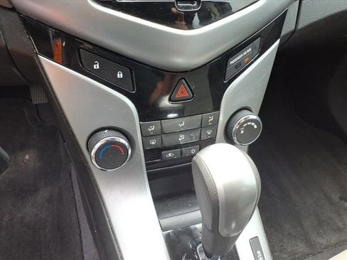 Used 2012 Chevrolet Cruze LS w/ Connectivity Package FWD image 29