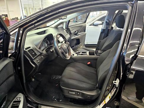 Used 2015 Toyota Venza Limited image 9