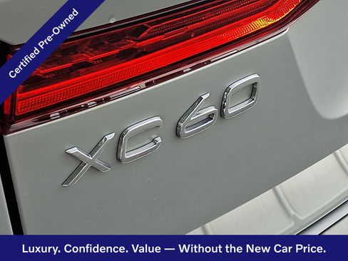 Certified 2023 Volvo XC60 B5 Ultimate w/ Climate Package AWD/4WD image 30