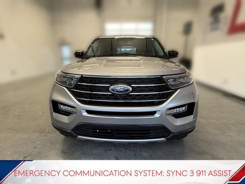 Used 2023 Ford Explorer XLT w/ Equipment Group 202A AWD/4WD image 9